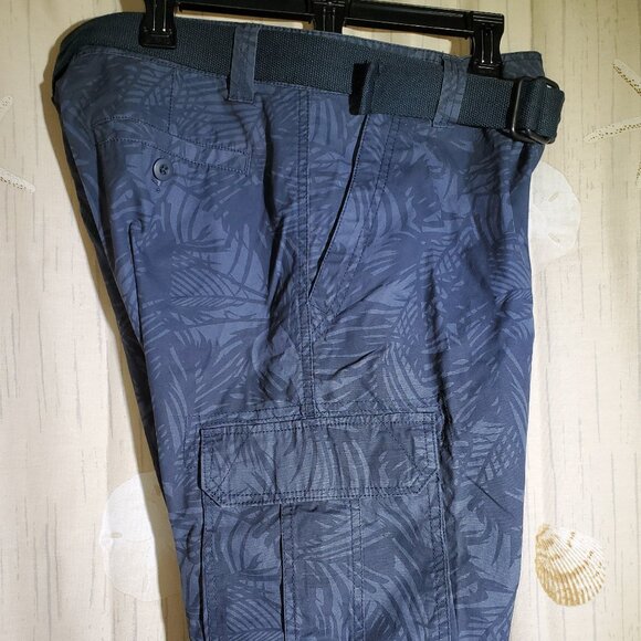 TRILOGY SPORTSWEAR NAVY PALM DESIGN MENS CARGO SHORTS - Picture 7 of 7